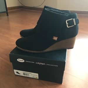 Dr. Scholls black wedge booties